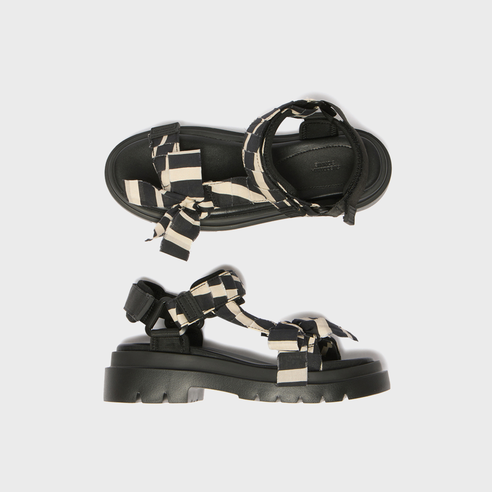 Stripe ribbon sandal(black)_DG2AM25036BWX - 감도 깊은 취향