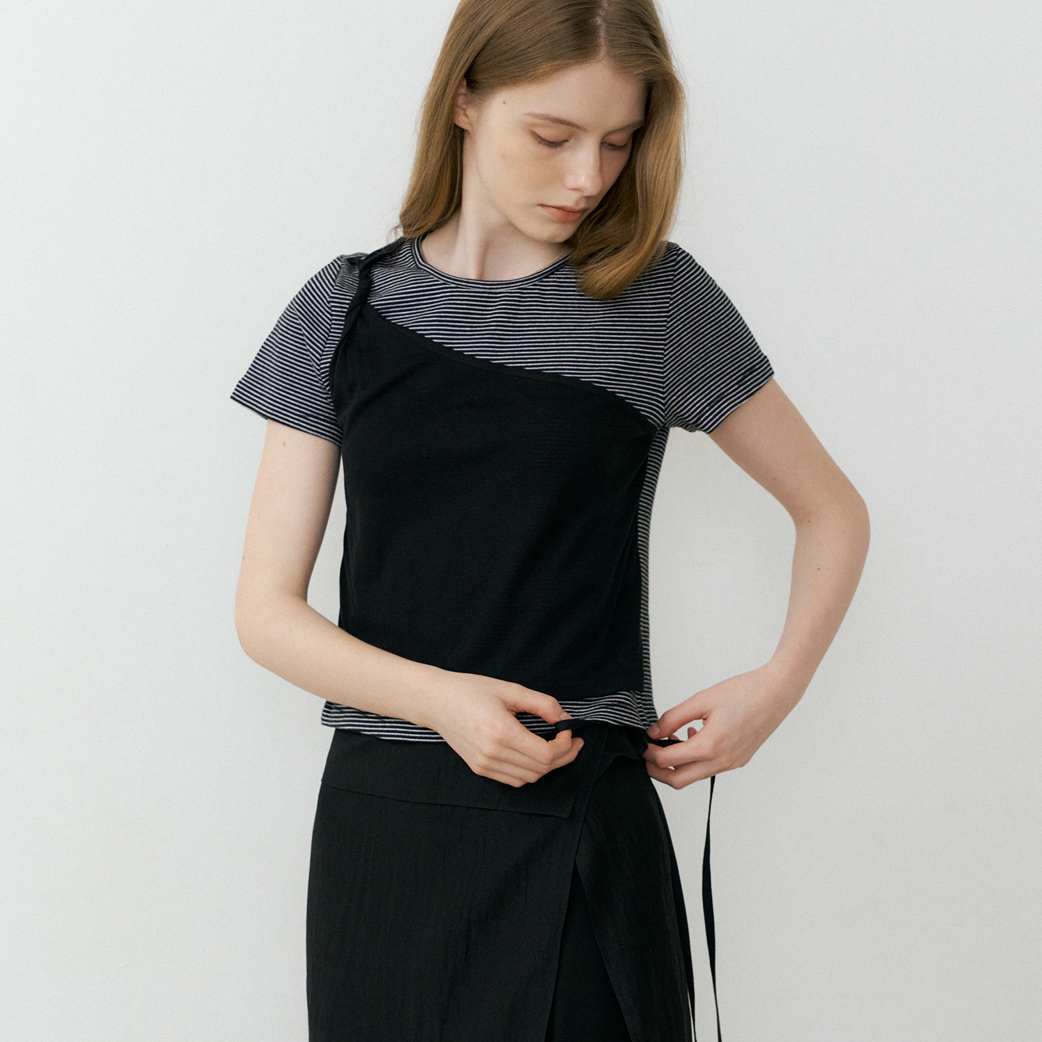 comos 1465 lace detail wrap t-shirt (gray) - 감도 깊은 취향