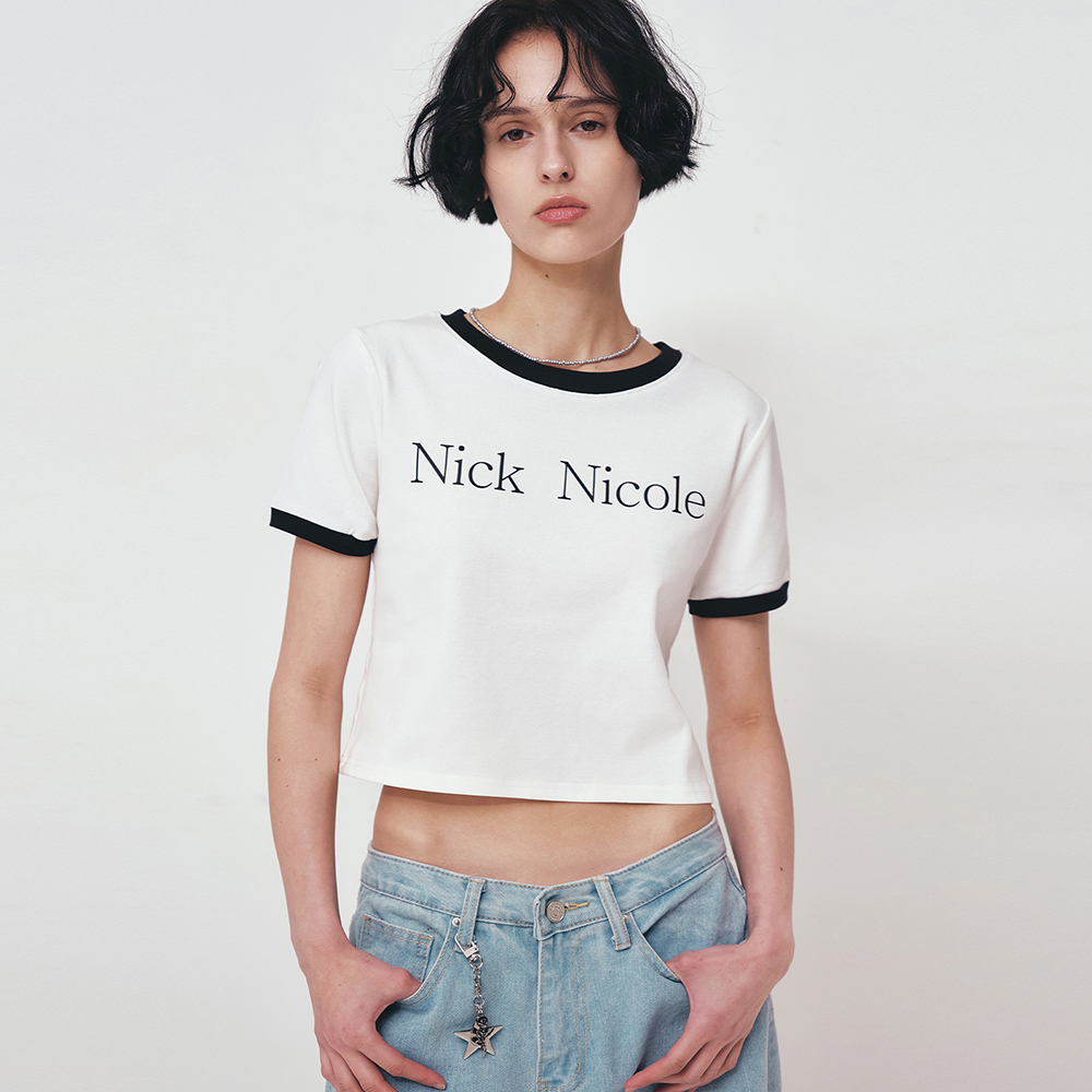 人気ロゴT[NICK&NICOLE] NICOLE SIGNATURE RINGER CROP TOP NICOLE SIGNATURE RINGER CROP TOP_WHITE - 감도 깊은 취향