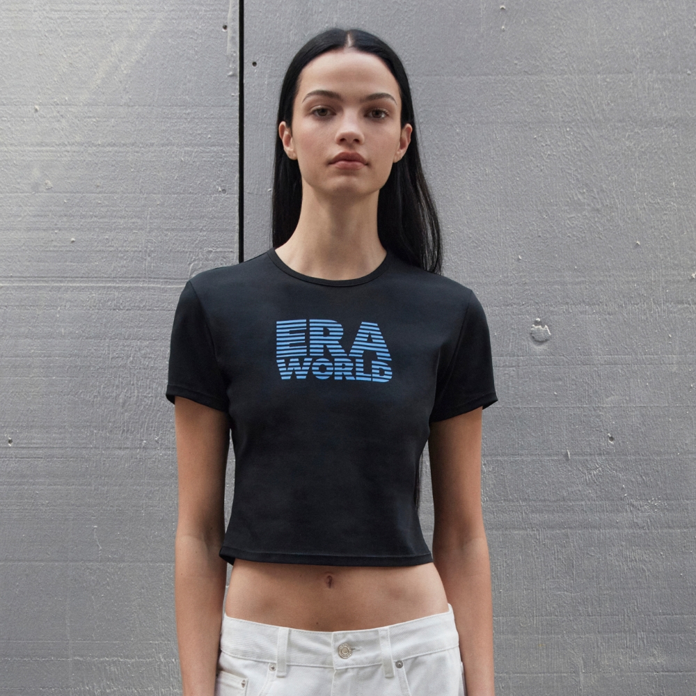 [ERA] WOMEN ERA WORLD SLIM CROPPED T /追跡付 WOMEN ERA WORLD SLIM CROPPED T - SOFT NAVY - 감도 깊은 취향