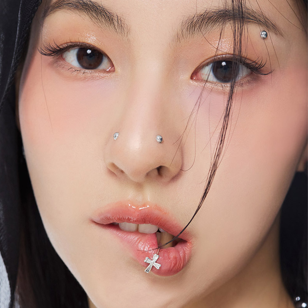 【typeservice】Mungteong X TSW Silver Ear Cuff Mungteong X TSW Silver Ear Cuff [Silver] - 감도 깊은 취향