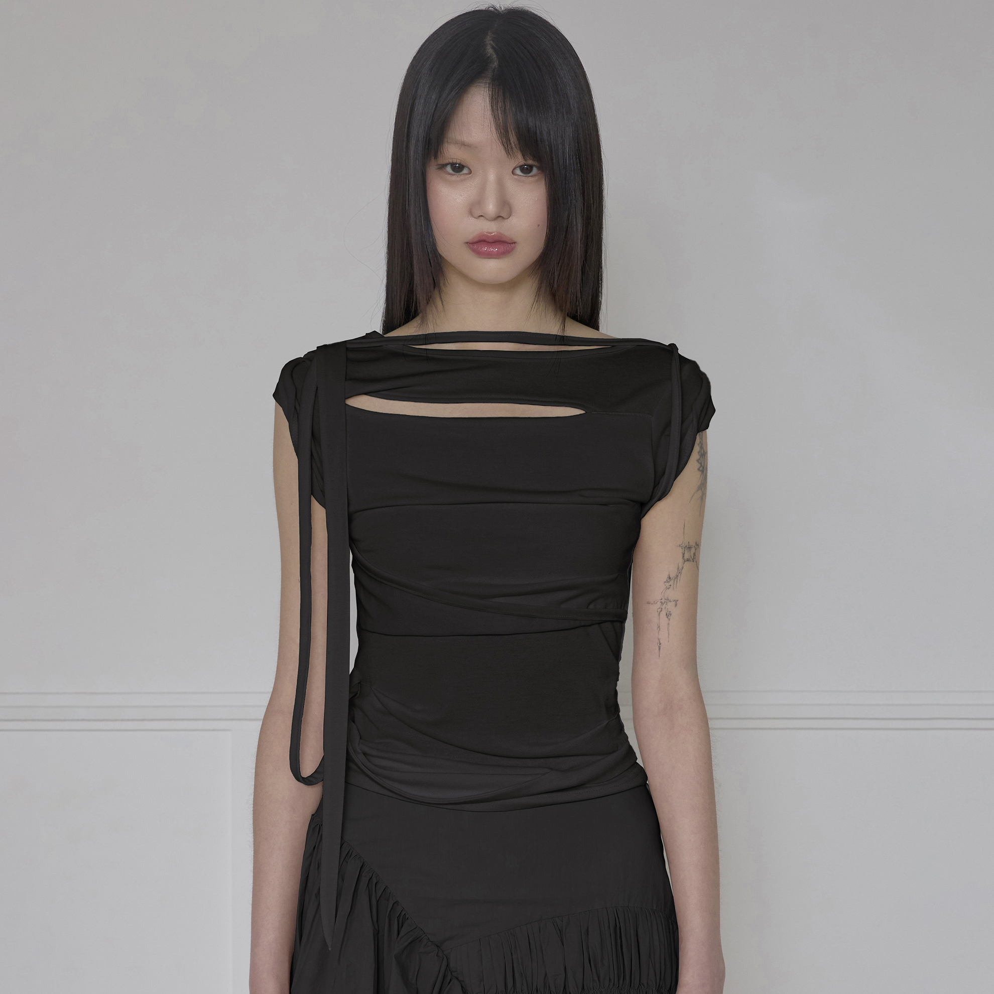 Bustier Layered T-Shirt (FL-122_Black&Black) - 감도 깊은