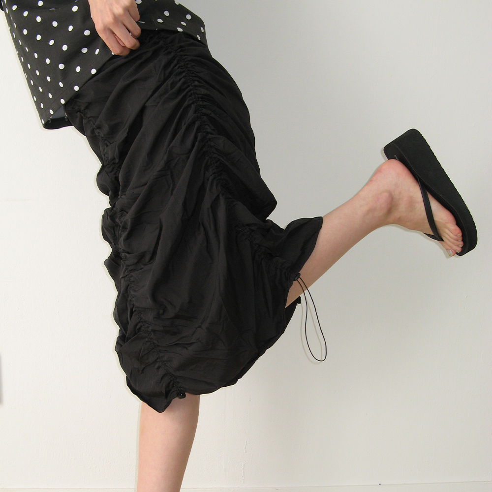 SLEEVELESS SHIRRING DRESS BLACK - 감도 깊은 취향 셀렉트샵 29CM