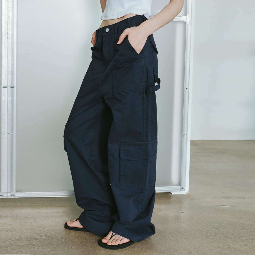 【ODLYWORKSHOP】Stripe Knee Dart Trousers 2Colors ODLYWORKSHOP】Stripe Knee Dart Trousers 2Colors
