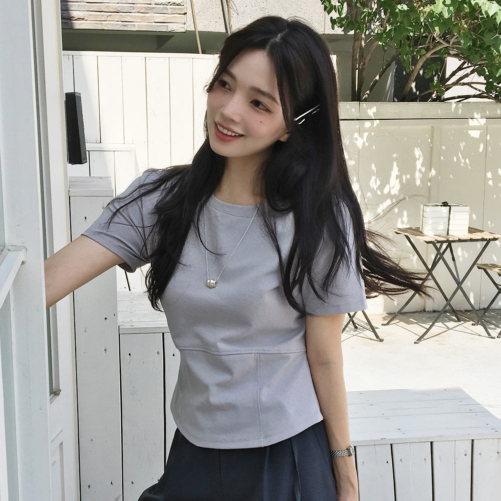 [NEWALRIN] ★ NEWALRIN button Shirring off shoulder top NEWALRIN button Shirring off shoulder top - 감도 깊은 취향