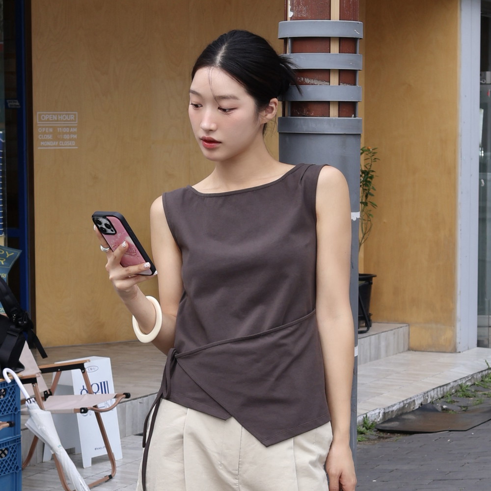 MATIN KIM ■ BACK TWIST UNBALANCE JERSEY SLEEVELESS KIMMATIN] BACK TWIST UNBALANCE JERSEY SLEEVELESS (2 COLORS