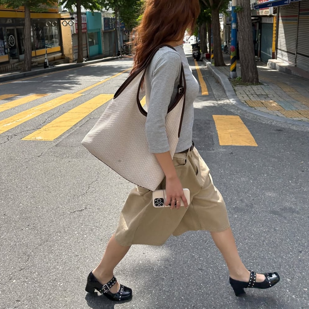 ★YEOMIM★ frill hobo bag (vanilla) frill hobo bag (vanilla) - 감도 깊은 취향 셀렉트샵 29CM