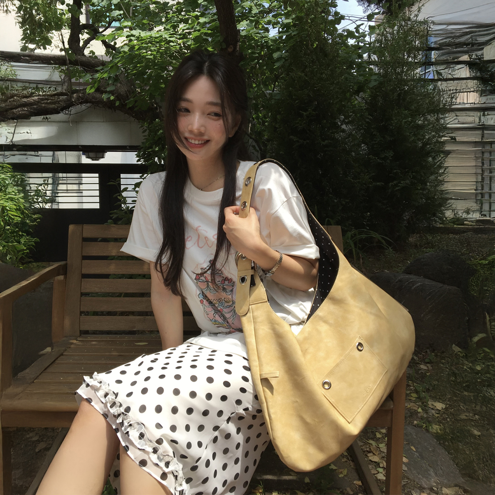 韓国商品/LETERIE LETERIE BUCKLE REVERSIBLE SHOULDER BAG leterie_kr | BUCKLE REVERSIBLE SHOULDER BAG_BROWN 버클