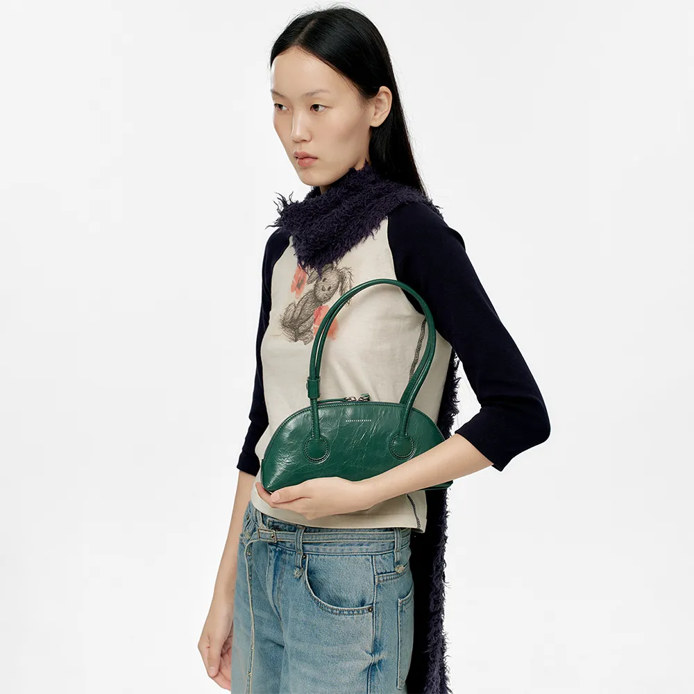 Bessette Shoulder