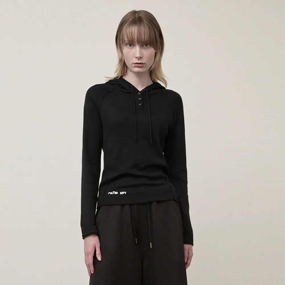BUTTON HOODY RAGLAN KNIT TOP IN BLACK - 감도 깊은 취향 셀렉트샵 29CM