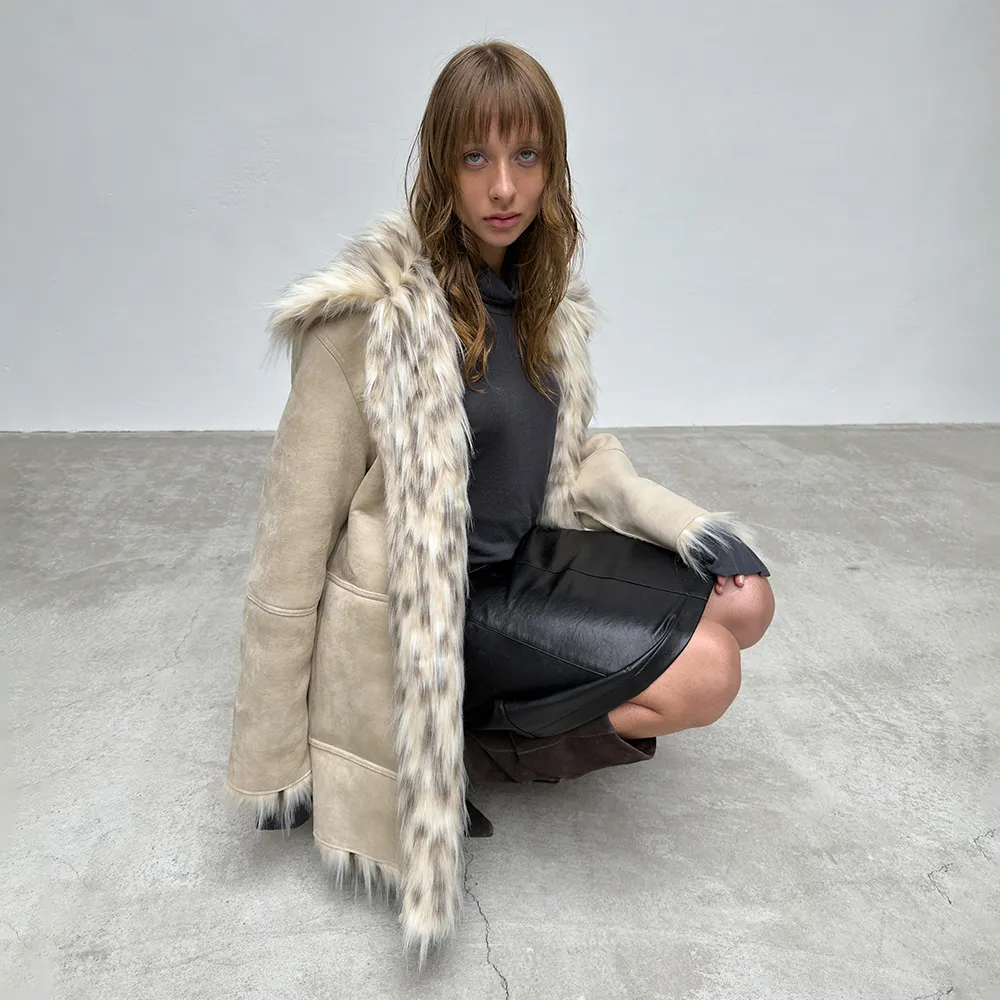 REVERSIBLE FUR MUSTANG, BEIGE