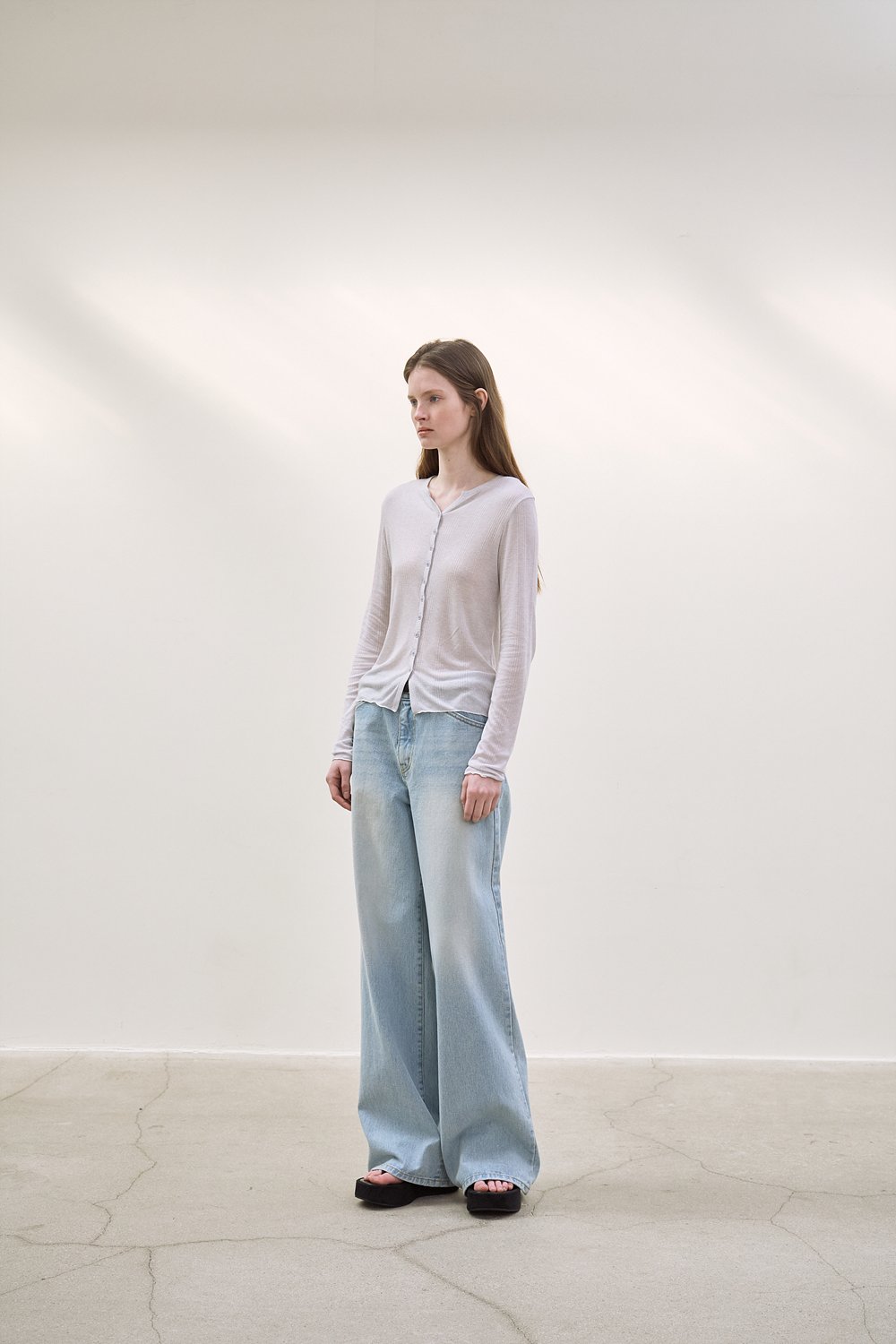 르(LE) v-neck ribbed button top (Pale blue) - 사이즈 & 후기 | 무신사