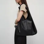 Chad Large Shoulder Bag (Black)