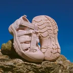 [KEEN x EARTH] NEWPORT H2(빅키즈) Cameo Rose Monochrome