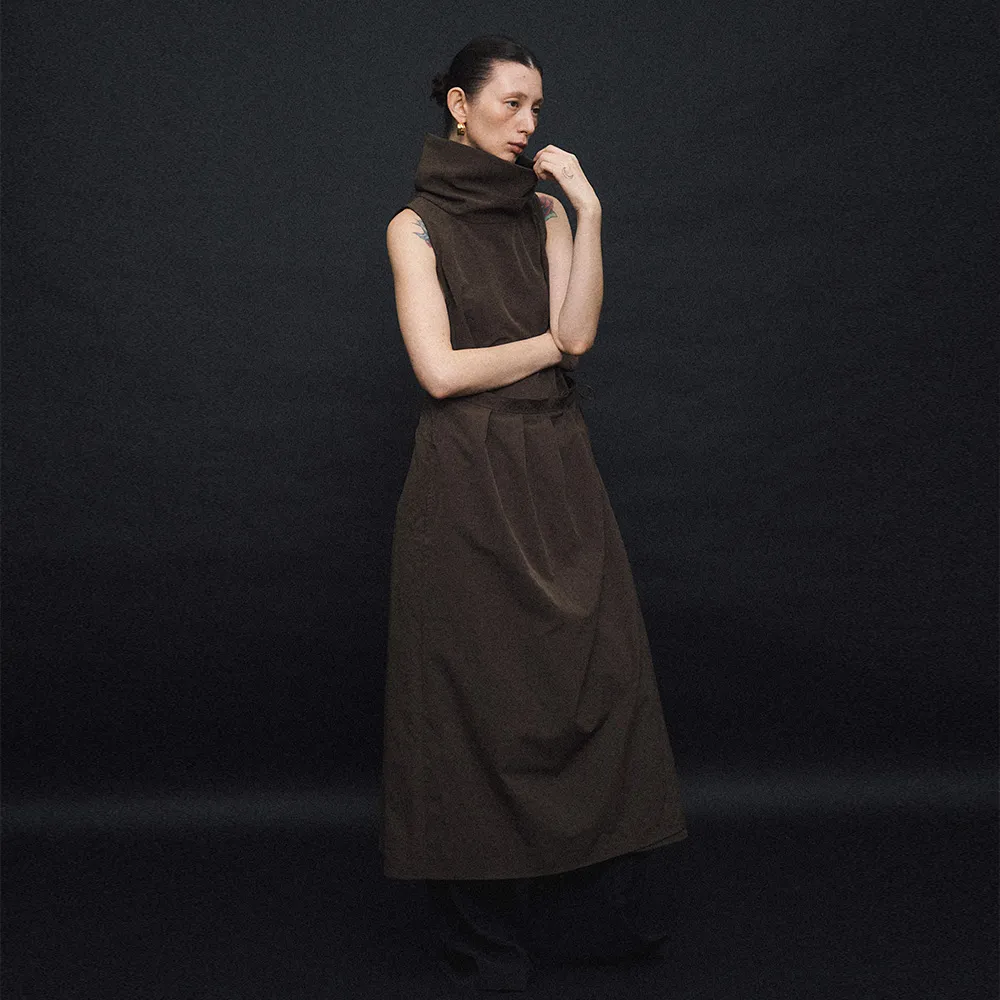 HIGH NECK STRAP DRESS (BROWN)