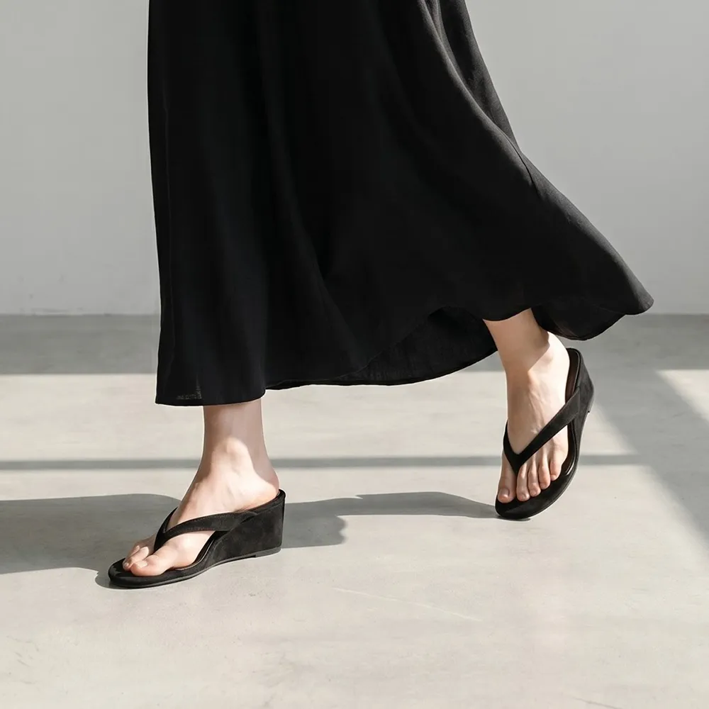 [29CM단독] EO2623 Suede Wedge Flip-Flops(2color)