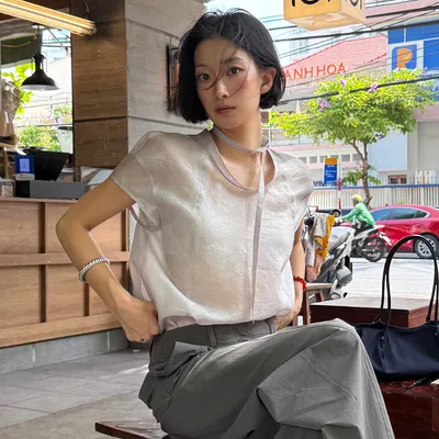 [29CM 단독]_Sheer Belted U-Neck Blouse SW6MB723_2color