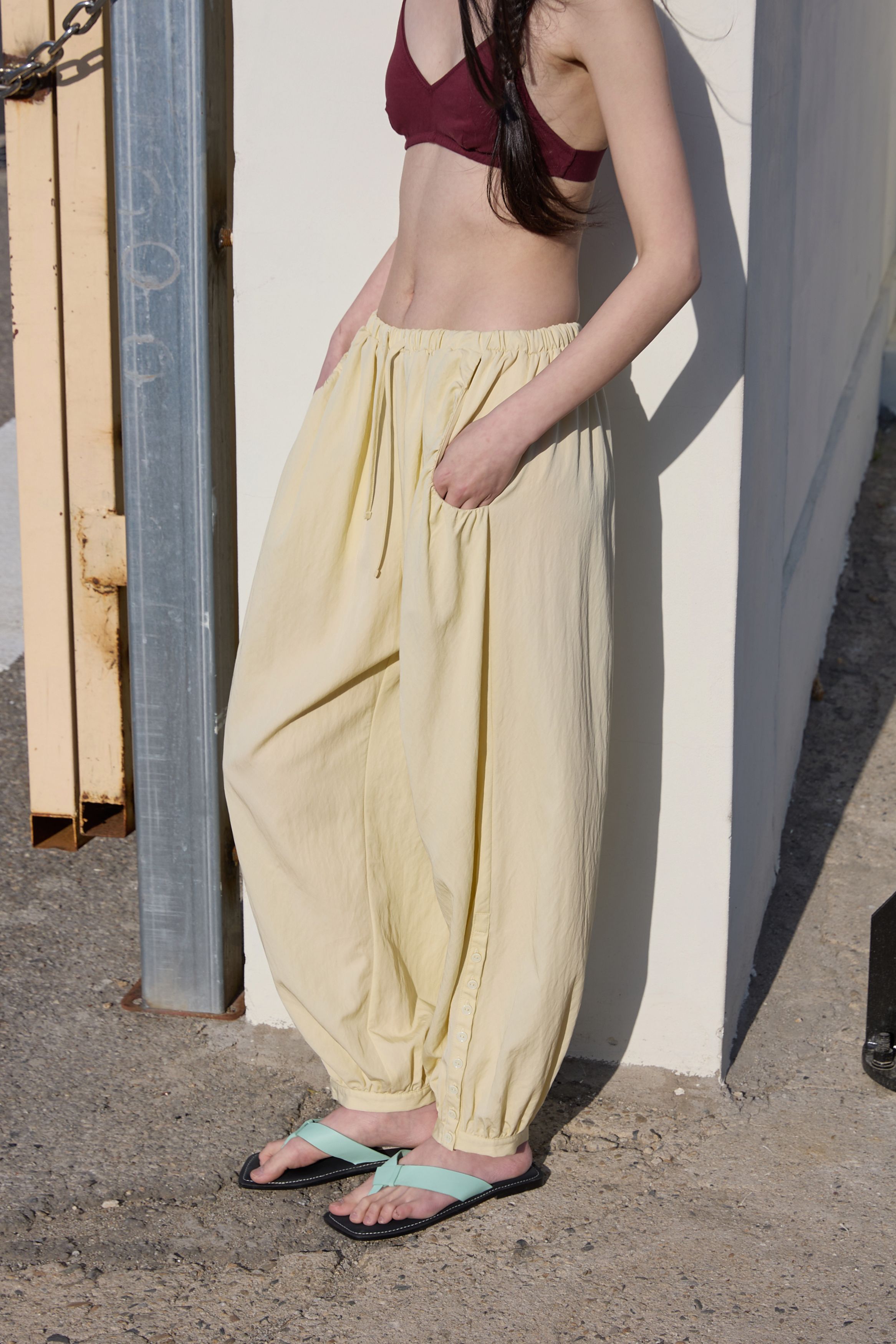 BUTTON DETAIL SHIRRING PANTS - 3 COLORS BUTTER