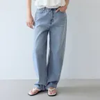 Curved washing denim pants