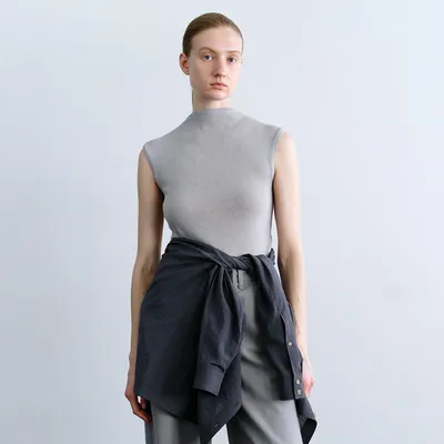 Ines Sleeveless in Gray