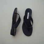 Simple flip-flop_black