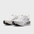 보메로 18 W - [서밋 화이트:세일:포톤 더스트:메탈릭 실버 / IO9915-101]