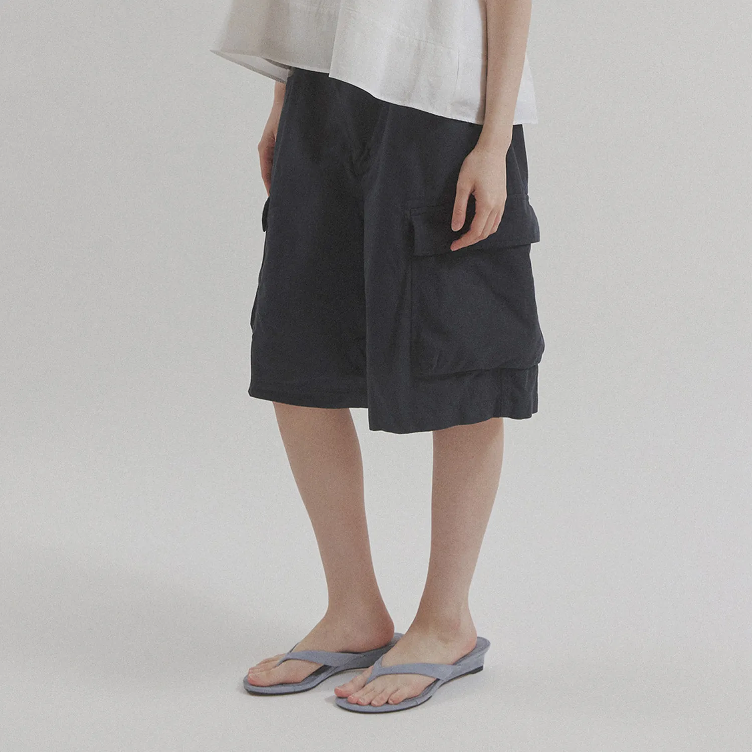 washed cargo shorts (navy)