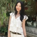 [곰송이 Pick] V-NECK RUFFLE BLOUSE [TISU08BL01]_Ivory