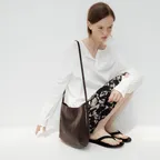Nue Bag in Glossy Brown