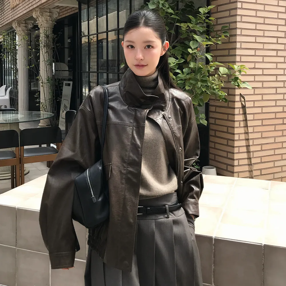 [다연PICK] OUT POCKET HIGH NECK LEATHER BLOUSON_BROWN