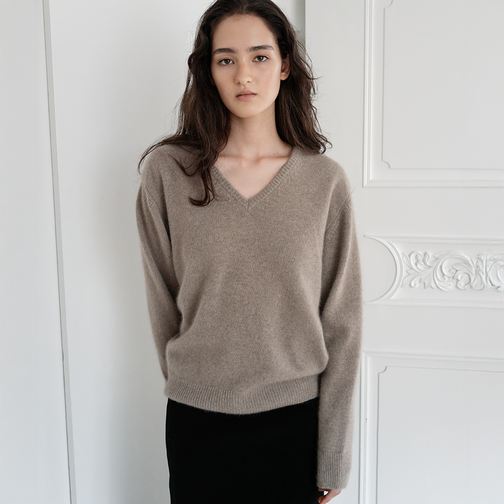 Fog Raccoon V-Neck Knit_4 Colors - 감도 깊은 취향 셀렉트샵 29CM