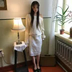 [9/22 순차배송] 프레이드 로즈 미디 스커트 ( 크림 )