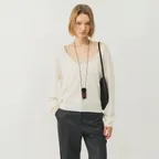 [룩캐스트 X 제현경] 캐시미어 딥 브이넥 니트_아이보리 / CASHMERE DEEP V-NECK KNIT_IVORY