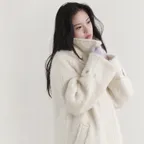 아이보리 울 하프 부클 코트