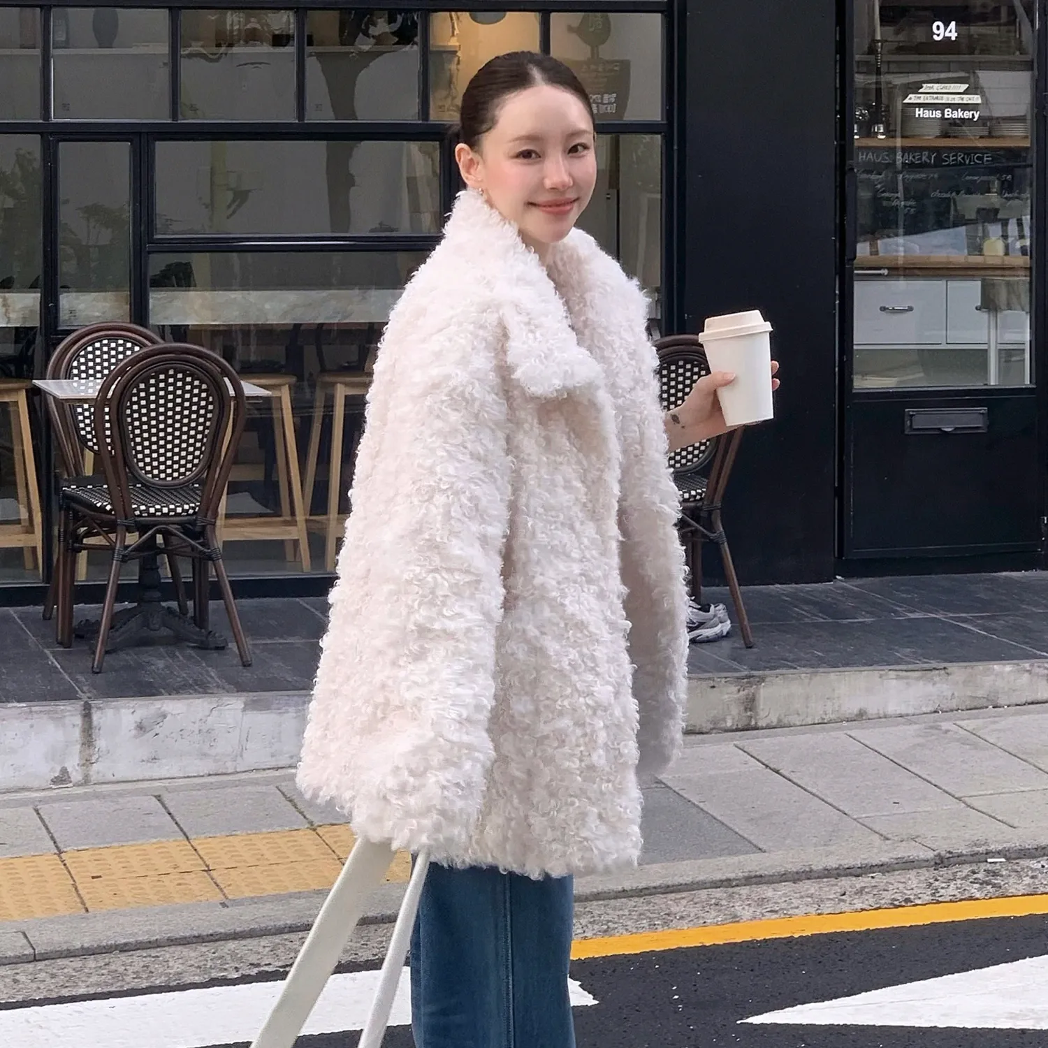 [강문경pick] [26FW 뉴컬러] 롱헤어 하이넥 부클 코트_IVORY