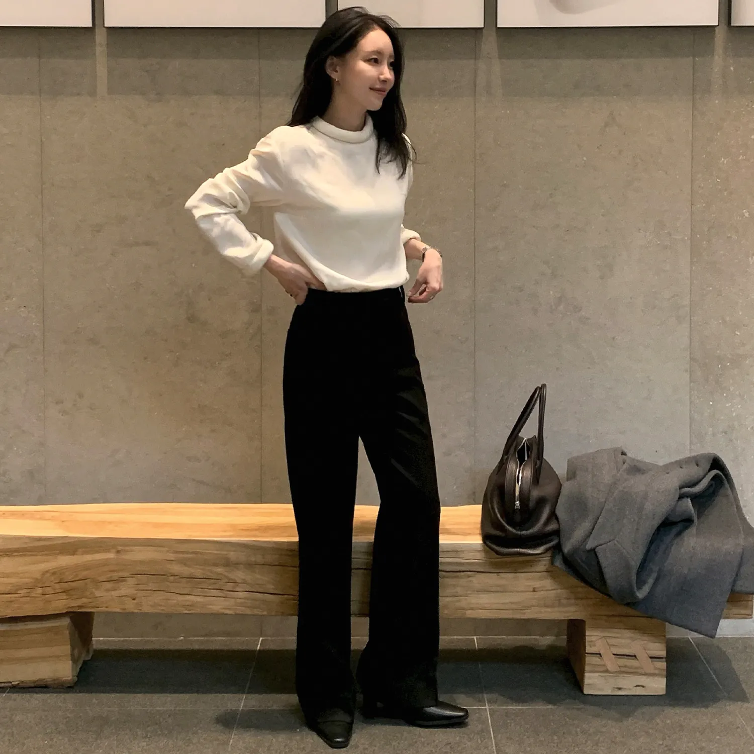 [강문경pick] [26FW 재입고] 시그니쳐 세미 와이드 웜 슬랙스_BLACK
