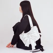 이우가마카라스 브랜드 대표이미지