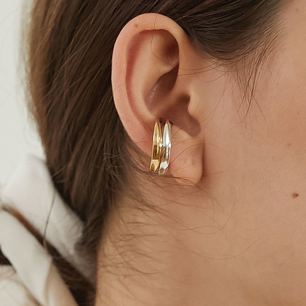 Bent curve earcuff - 감도 깊은 취향 셀렉트샵 29CM