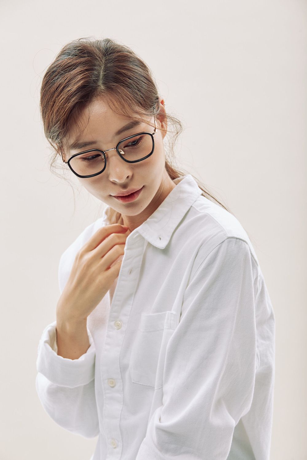 BUTTY_GD 여성 착용 이미지