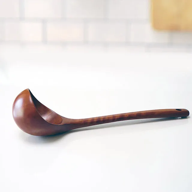 우드식기 통원목 옻칠 국자 대 - 감도 깊은 취향 셀렉트샵 29CM