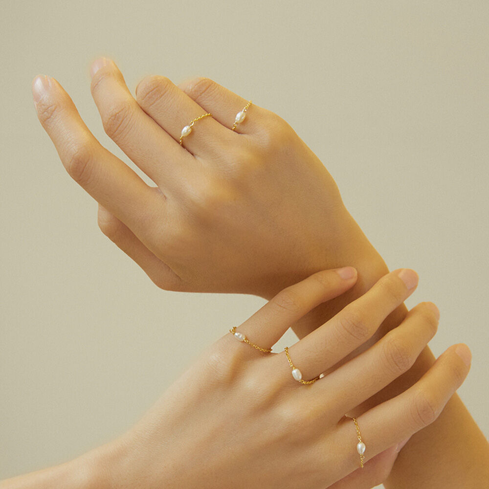 Pearl chain ring hotsell