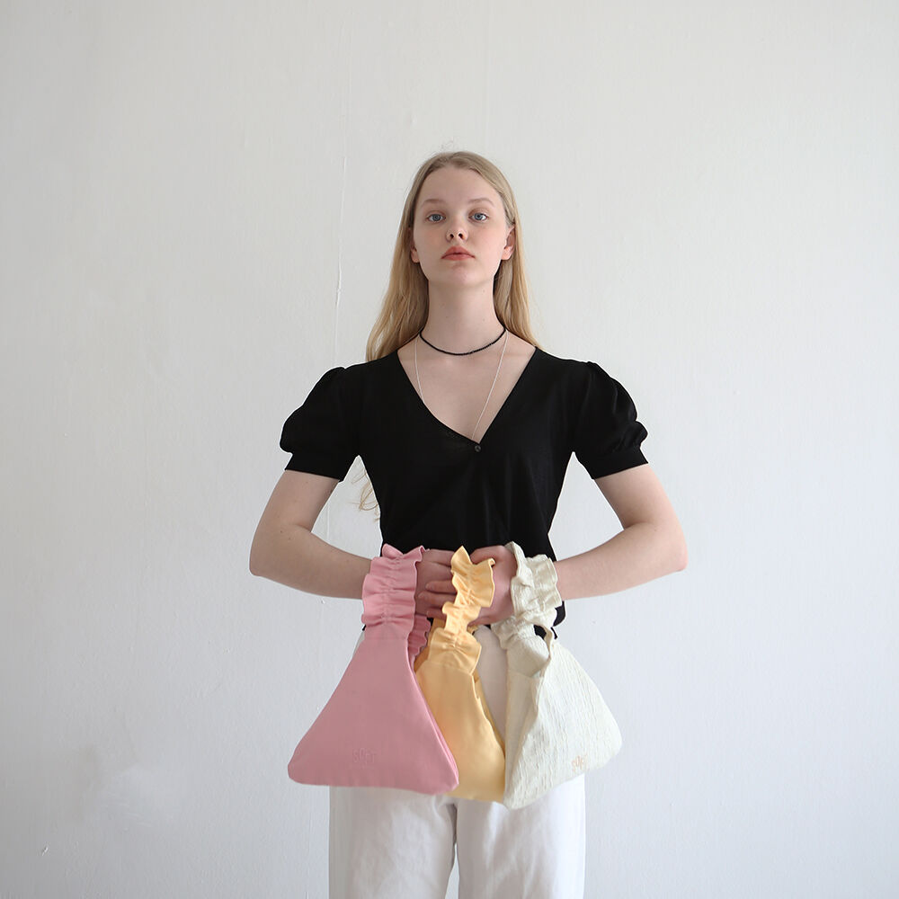 shirring SOFT TRIANGLE BAG_pink - 감도 깊은 취향 셀렉트샵 29CM