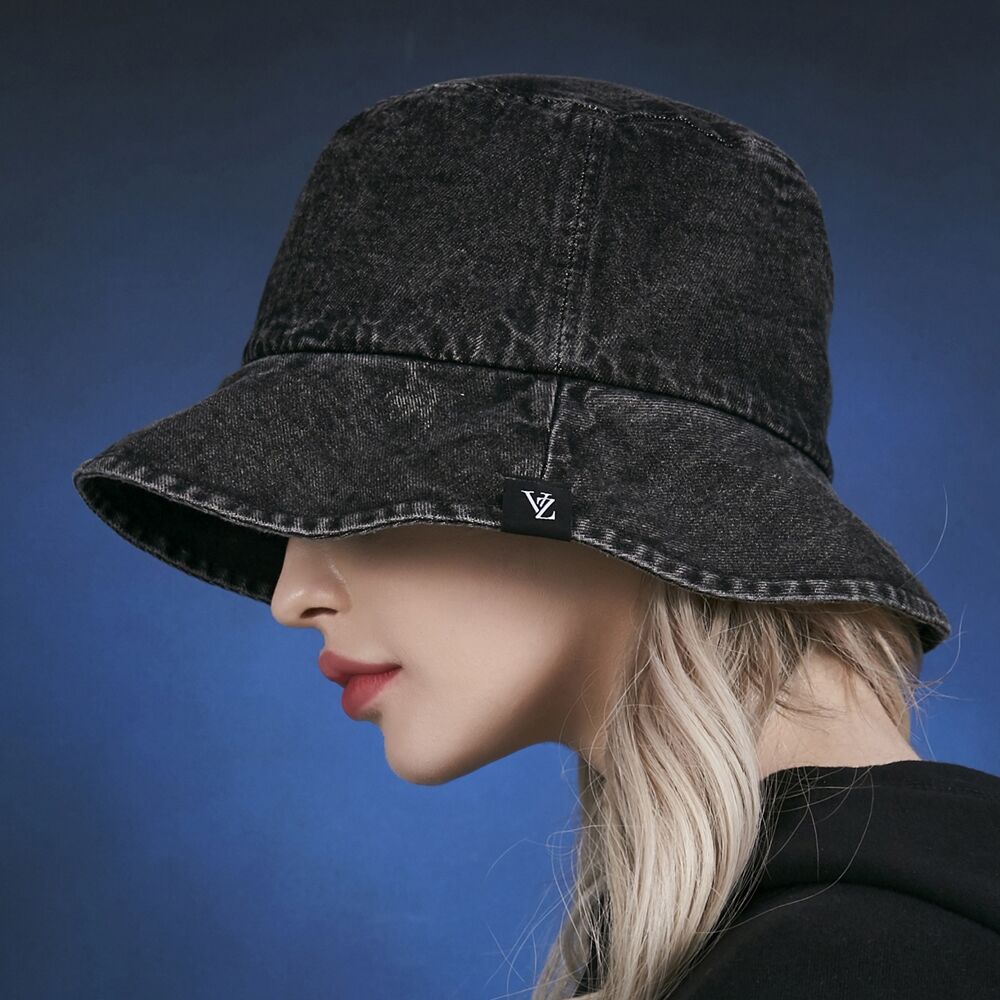 BLACKBLONDのBBD Graffiti Logo Reversible Plate Bucket Hat BBD Graffiti Logo Reversible Plate Bucket Hat (Black