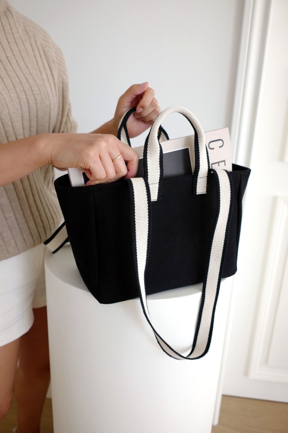 韓国人気【unfold】Mini Two-tone Strap Bag unfold
