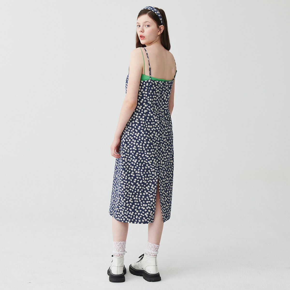 FFRF21SSOPS01 Flowers slip dress_ Navy 감도 깊은 취향 셀렉트샵 29CM