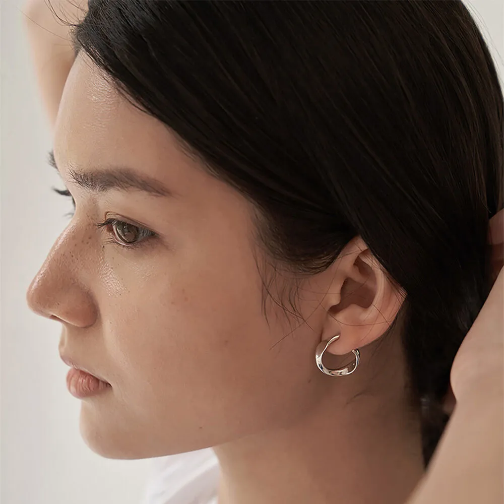 Moebius Earring - 감도 깊은 취향 셀렉트샵 29CM