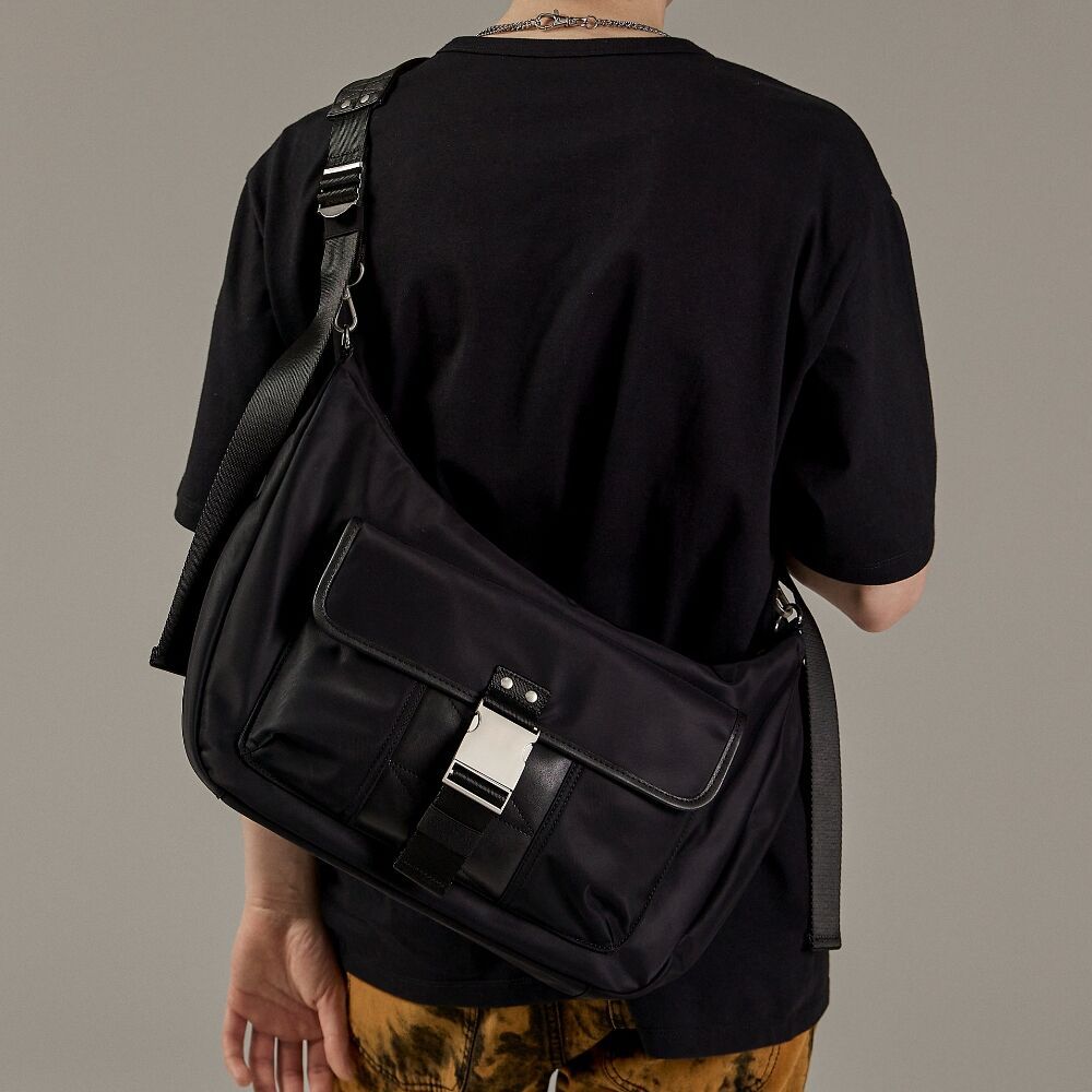 BUCKLE STRAP HOBO BAG 감도 깊은 취향 셀렉트샵 29CM