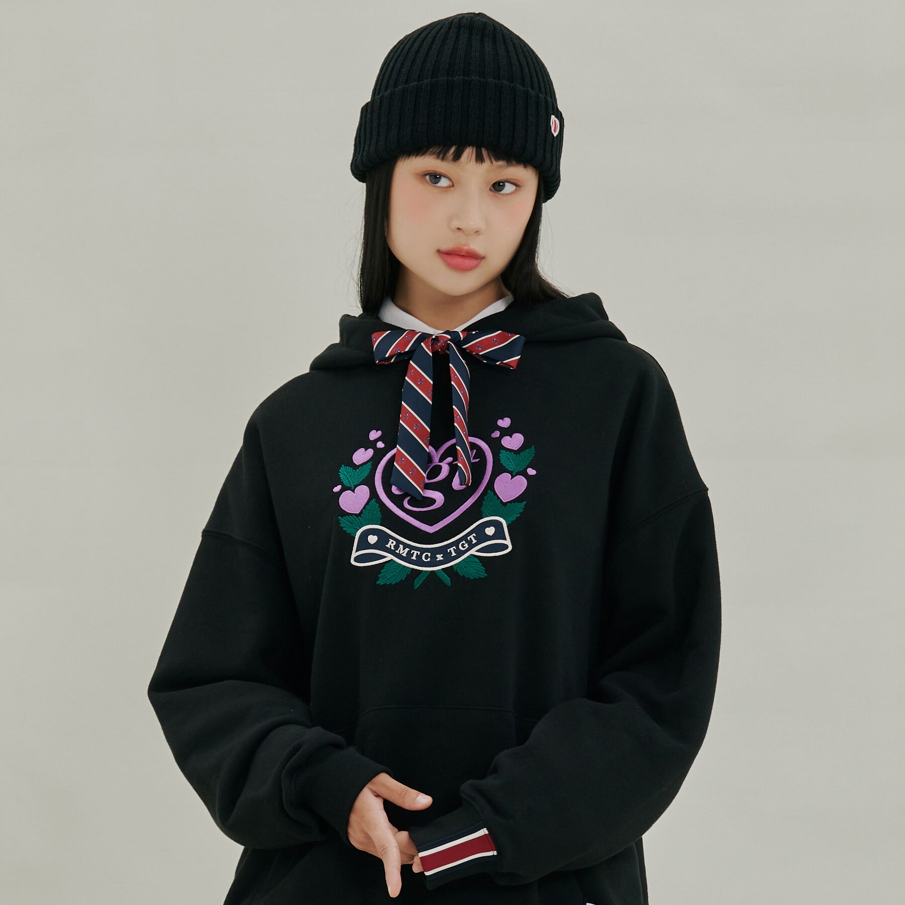 TGT X RMTCRW]SCARF RIBBON HOODIE_BLACK - 감도 깊은 취향 셀렉트샵 29CM