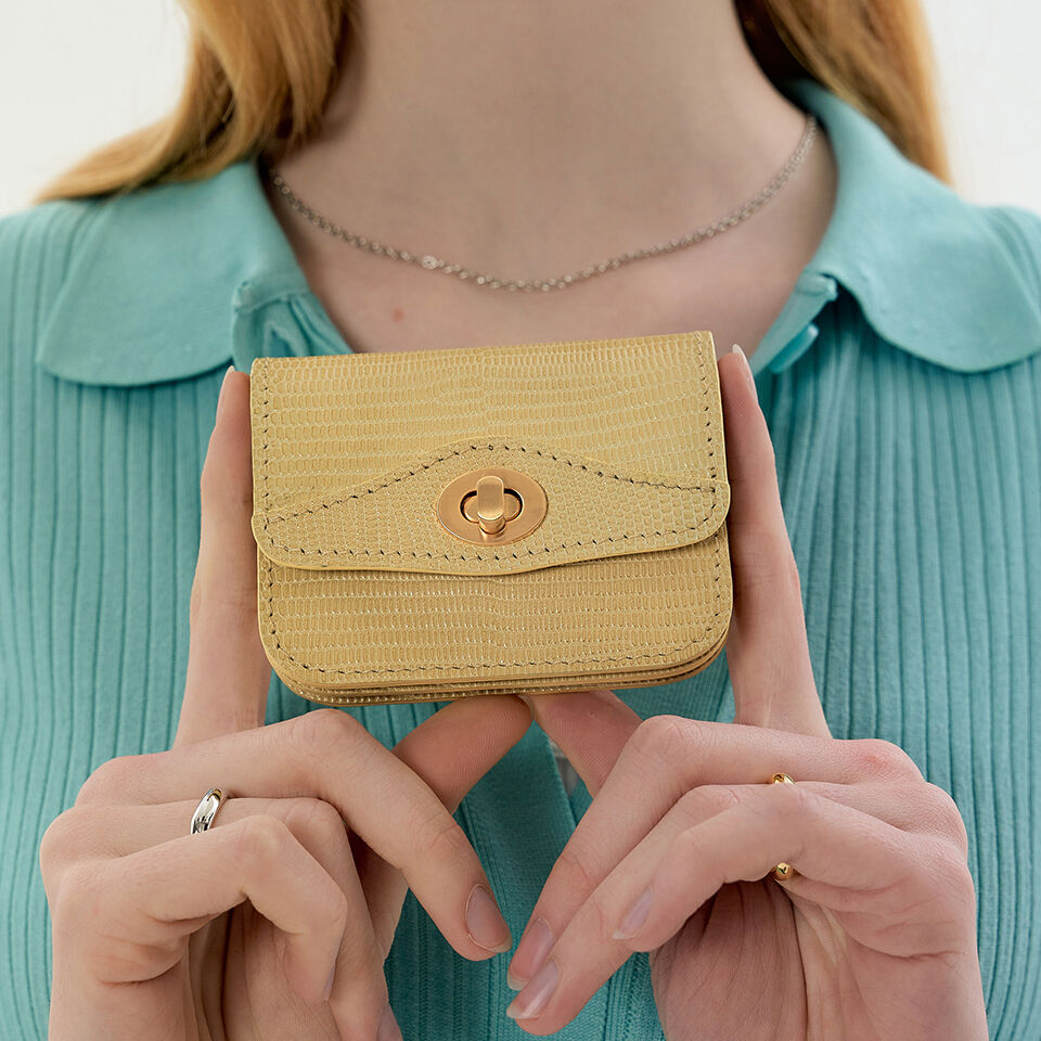 Wonder wallet (Lizard yellow) - 감도 깊은 취향 셀렉트샵 29CM