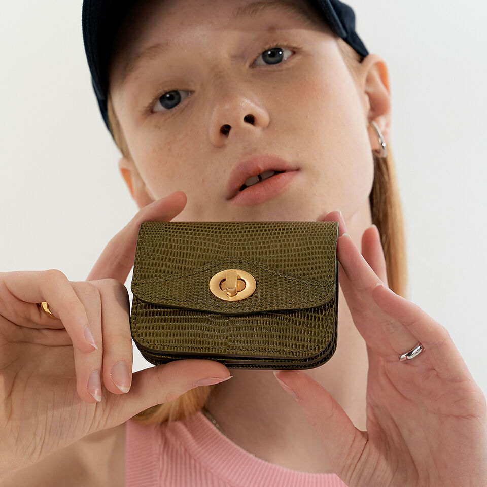 ★you a use★ Wonder wallet (Lizard khaki) Wonder wallet (Lizard khaki) - 감도 깊은 취향 셀렉트샵 29CM